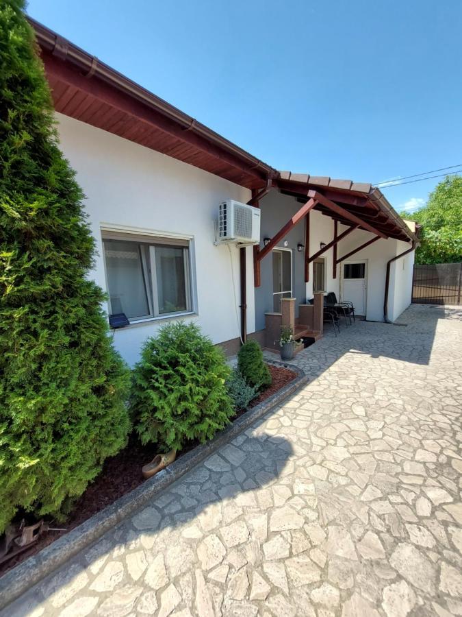 Cozy, Quiet & Family Friendly In Arad Apartment Exterior photo